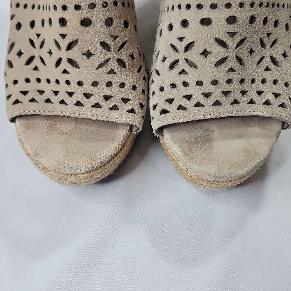 Marc Fisher Women's Helda Gray Suede Wedge Sandals Size 9
